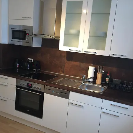 아파트 Big And Beautiful *